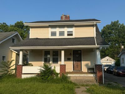 275 Columbian Ave