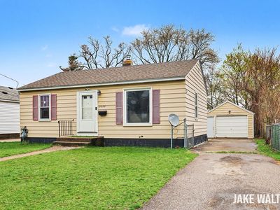 Property at 3220 Hillcroft Ave SW, Wyoming, MI
