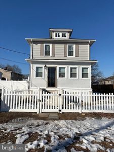 330 W Peach St