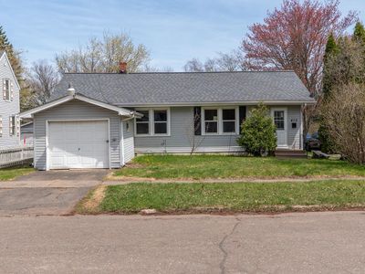 413 Carlton Ave W
