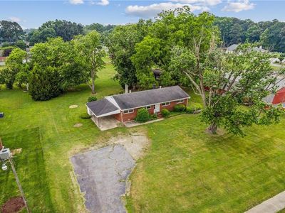 7449 Richmond Rd