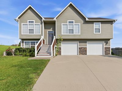 8867 Regina Ln