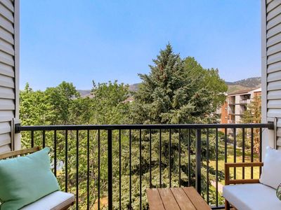 1150 Golden Cir #403