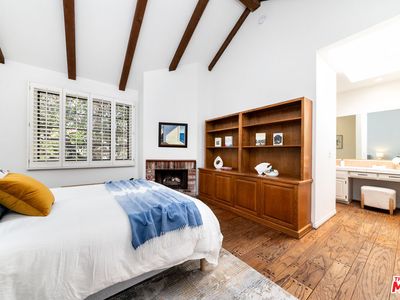 1138 21st St APT 2
