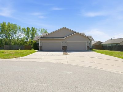 3362 N Governeour Cir