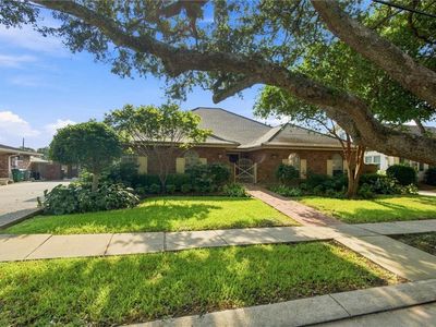 1049 Sena Dr
