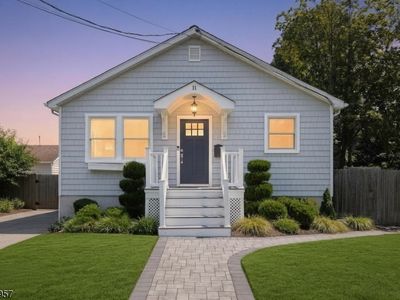 11 Leighton Ave