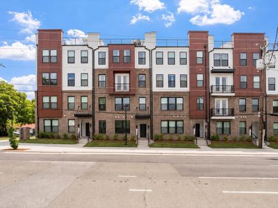 1205 S Blount St #201