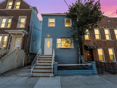 2561 RADCLIFF Avenue