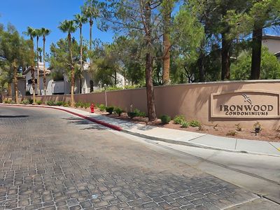 100 Breezy Tree Ct UNIT 104