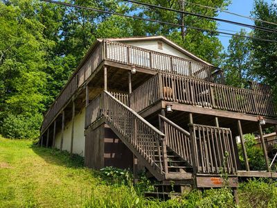 Property at 28 Lake Shore Dr, Cross Lanes, WV