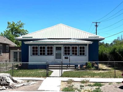220 Alamosa Avenue