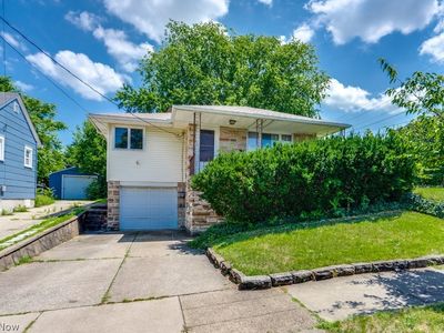 1089 Dayton St