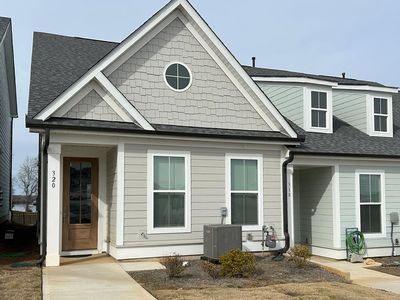 320 Lake Greenwood Blvd