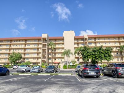 3590 Via Poinciana #614