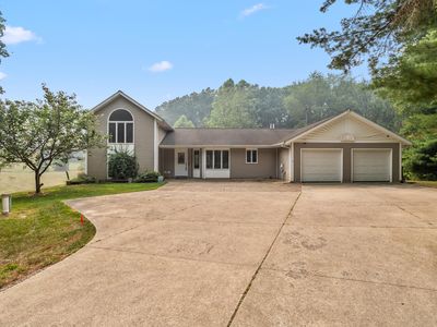 Property at 8270 Huff Rd, Bellevue, MI