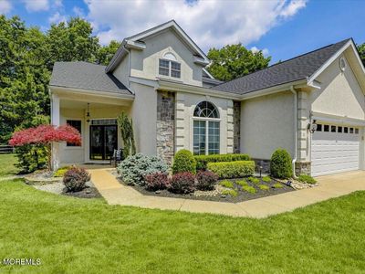 11 Sunningdale Court #11