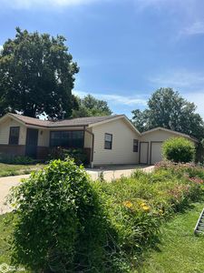 Property at 1210 J Ave E, Oskaloosa, IA