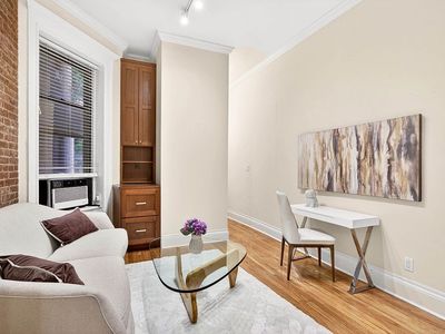 213 W 80th St APT 1W