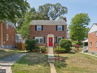 4826 Woodlawn Dr