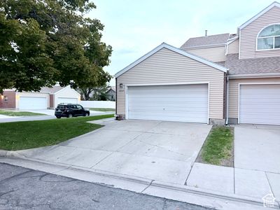 5037 S Scarsdale Ct