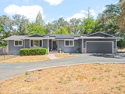 6050 Kenneth Way