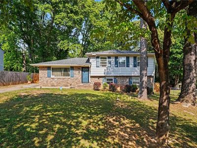 6260 Crestview Ln