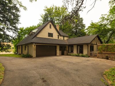 887 Titus Ave