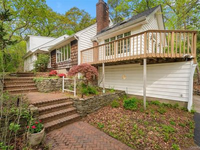 230 Sweet Hollow Road