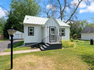 1302 Eklund Ave