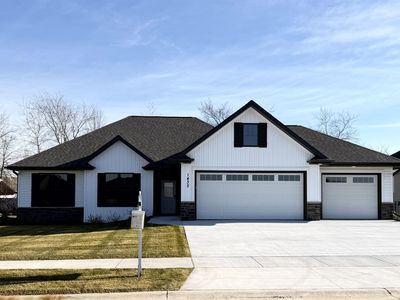 1432 Crossroads Dr