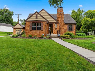 610 Crestview Dr