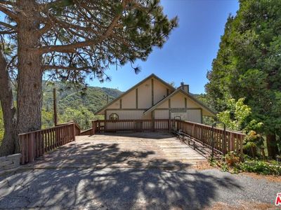 Property at 267 Davos Ct, Crestline, CA