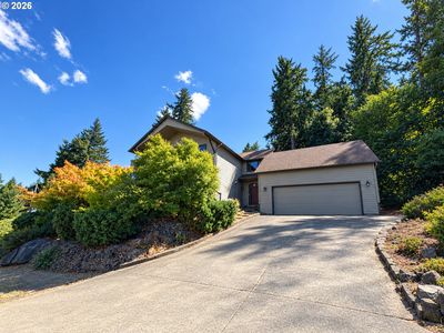 747 Holbrook Ln