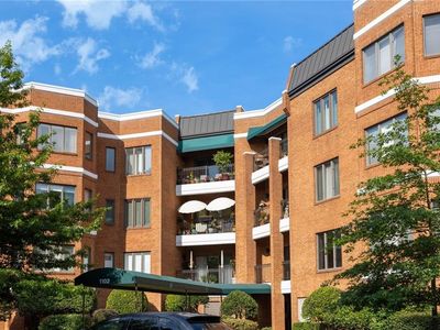 1102 Botetourt Gdns APT B2