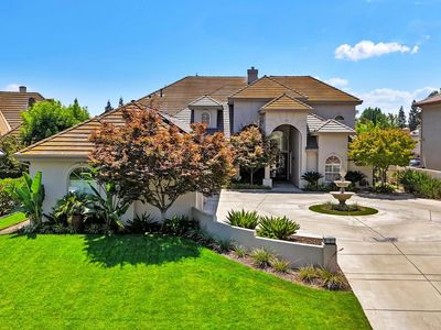 2697 W Lake Van Ness Cir