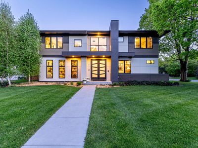 6113 Jeffrey Ln