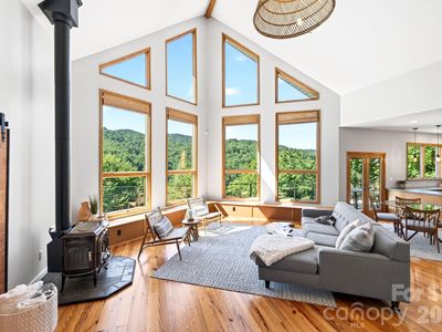 9 Bees Mountain Dr