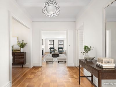 142 E 71st St APT 4A