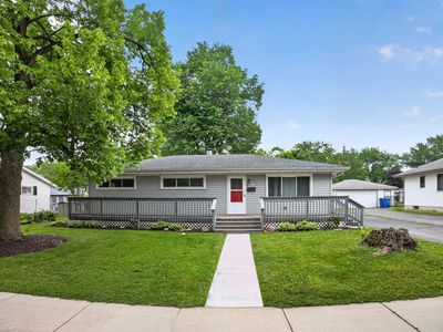 922 E Crestview Ct