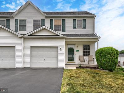 215 Meadow Ln