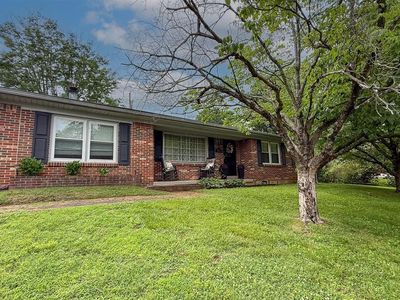 216 Wedgewood Dr