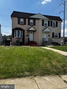 48 Foster Ave