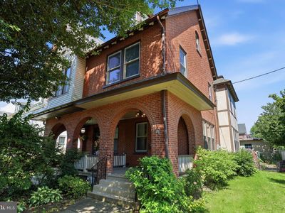 699 New Holland Ave