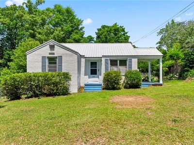 2228 Lavera Dr