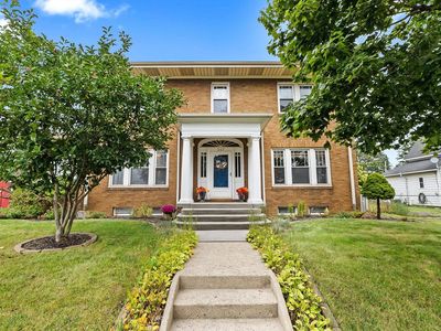 207 E Main St