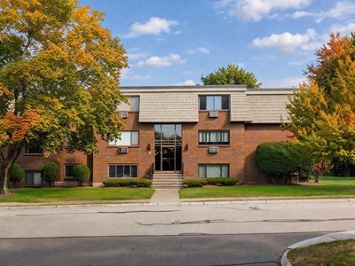 5 Hallmark Gdns APT 1