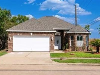 2402 Raintree Village Dr