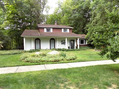 Property at 414 Chelmsford Dr, Aurora, OH