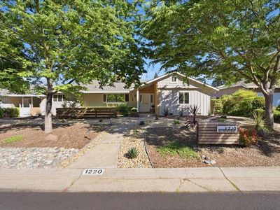 1220 El Toro Way